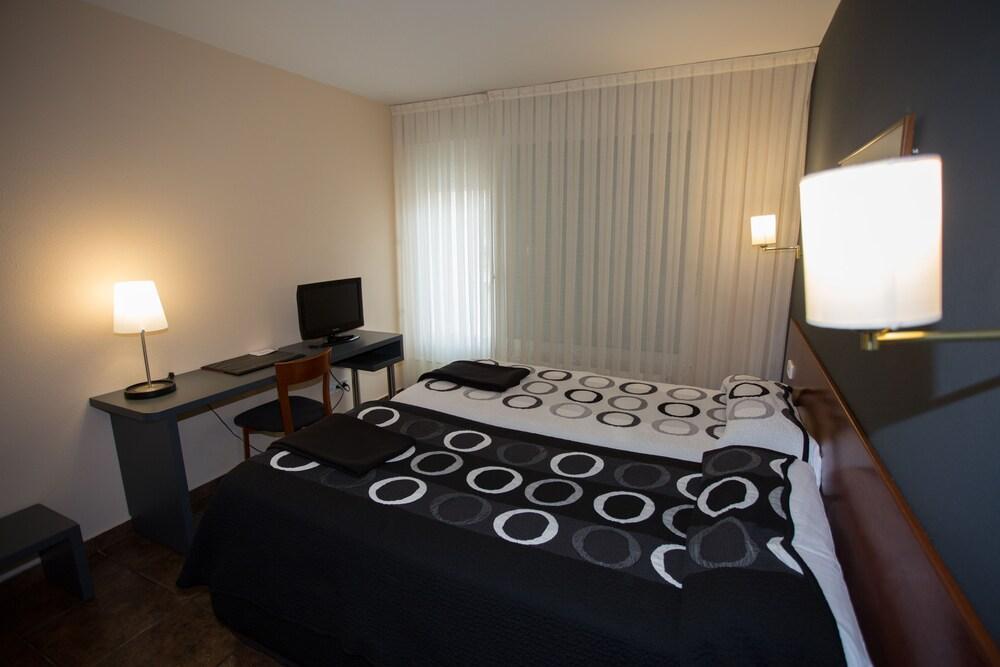 Hotel Yerri เอสเตลลา ภายนอก รูปภาพ